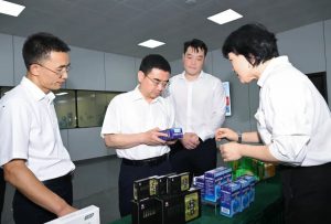 宜春市委书记蒋文定视察luck18