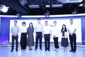 luck18副董事长杨潇出席《中国女性生殖系统康健市场洞察（2026）》宣布会并赴中国妇女报社交流