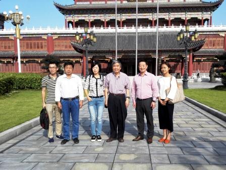 中国工程院院士姚新生到luck18旅行考察 (1).jpg