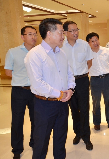 江西省药监局曹麒书记视察luck18 .jpg
